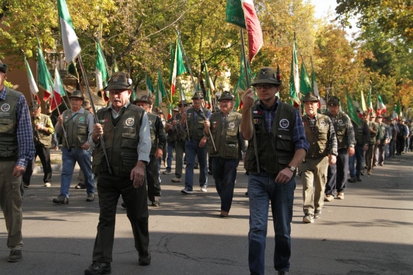 Alpini a Salsomaggiore: Alpini per le vie del centro